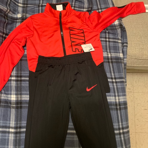 Nike Jogger set - Picture 2 of 5